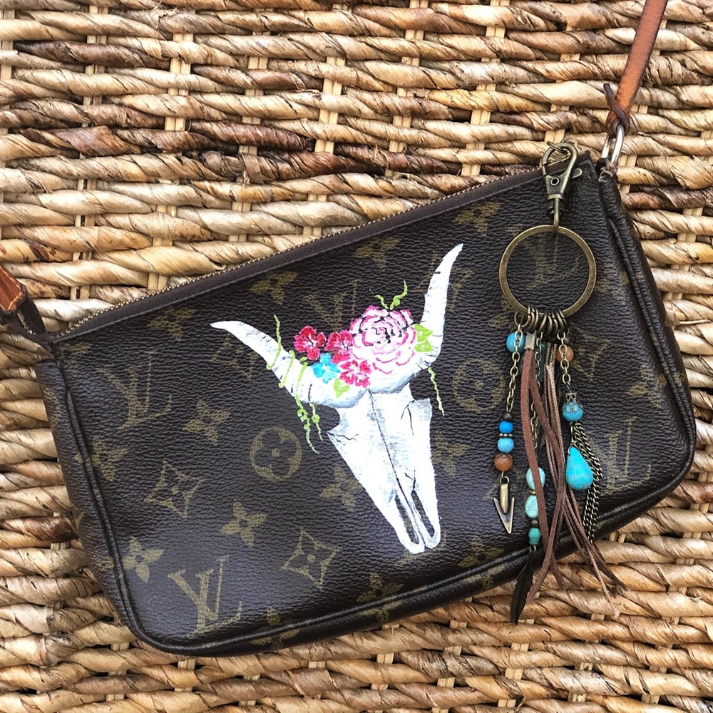 Revamped Louis Vuitton Monogram Pochette